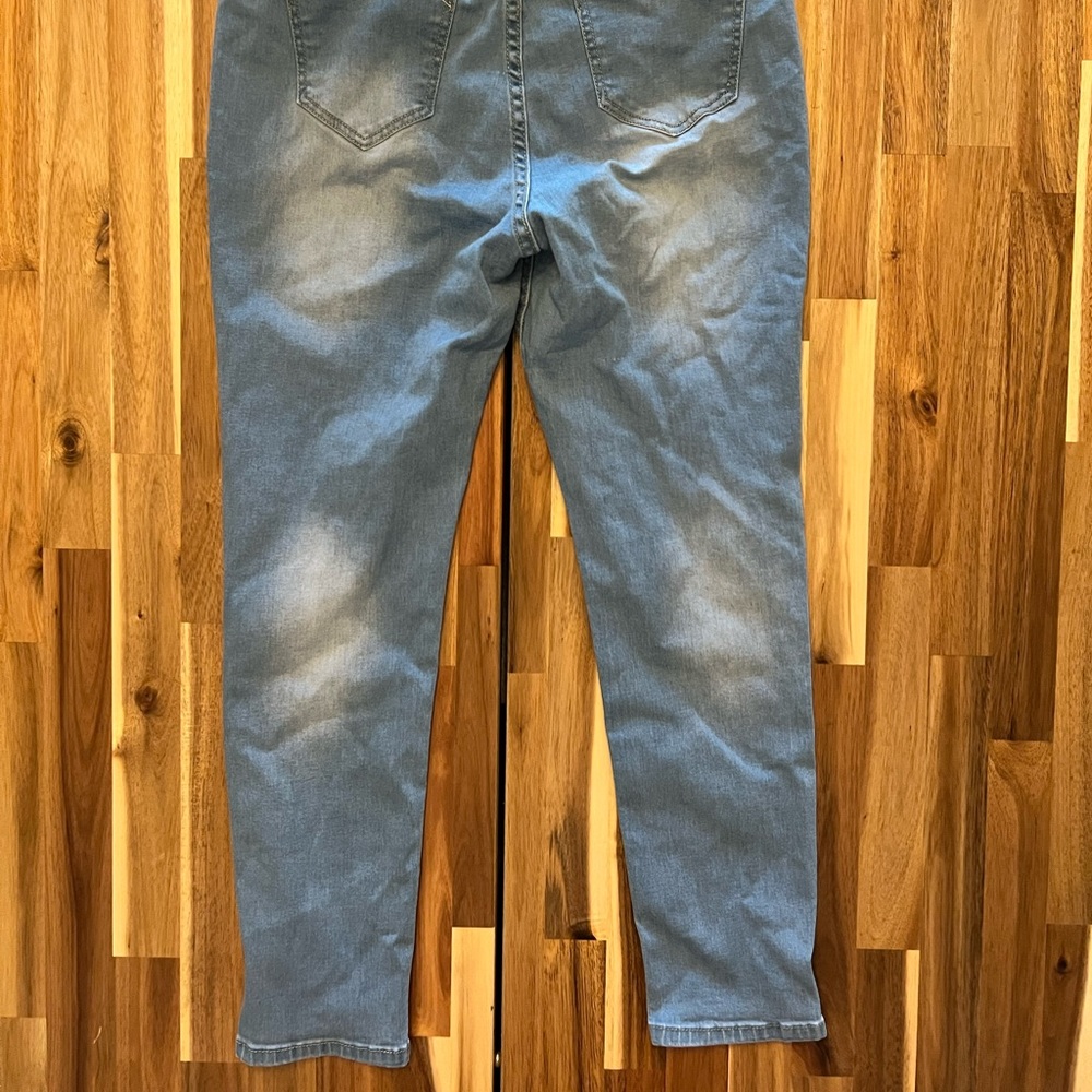 👖BLUE SKINNY JEANS👖(SIZE 9)